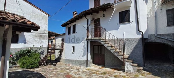 casale in vendita a Fabbrica Curone in zona Garadassi
