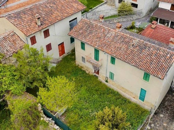casa indipendente in vendita a Fabbrica Curone in zona Montecapraro