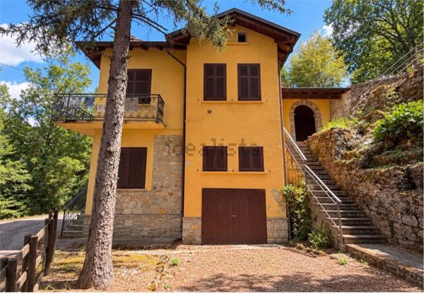casa indipendente in vendita a Fabbrica Curone in zona Caldirola