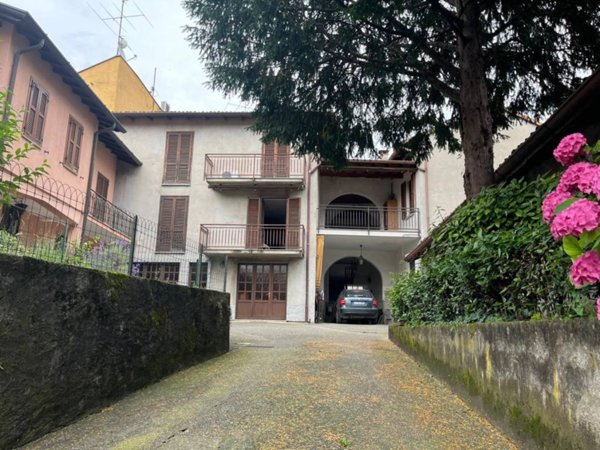 casa indipendente in vendita a Rogeno