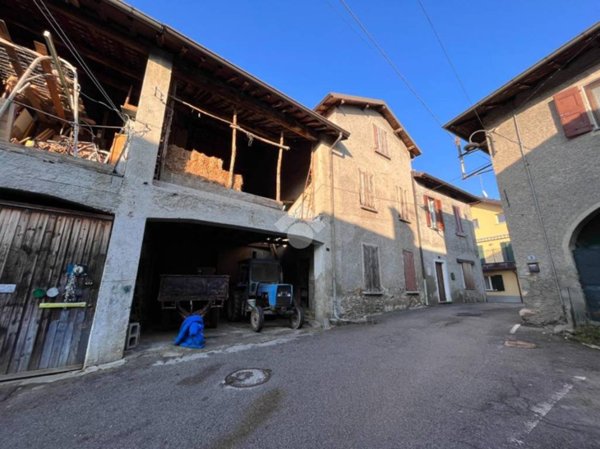 casa indipendente in vendita a Rogeno