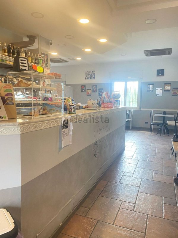 locale commerciale in vendita a Rogeno