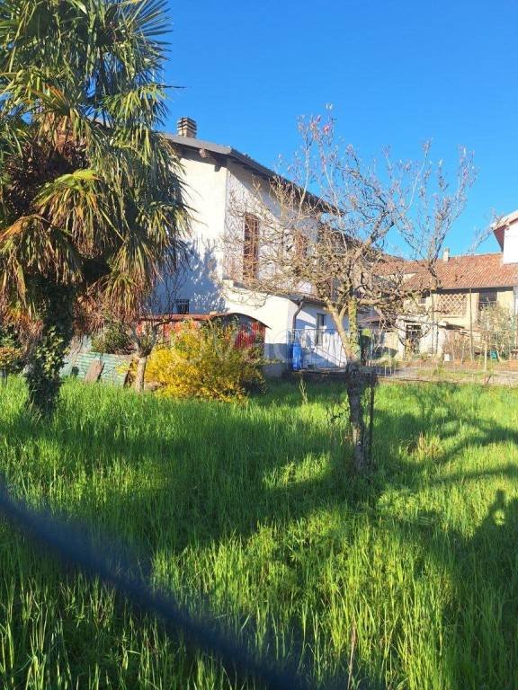casa indipendente in vendita a Rogeno in zona Casletto