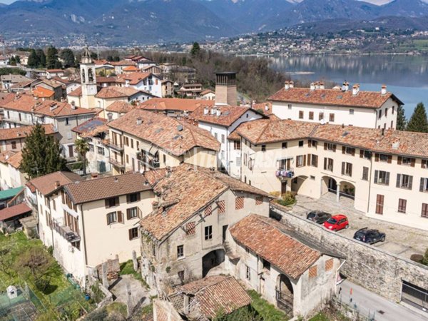 casale in vendita a Rogeno in zona Casletto