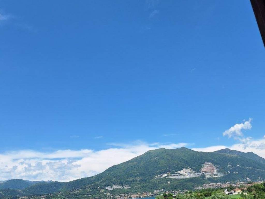 appartamento in vendita a Rogeno in zona Casletto