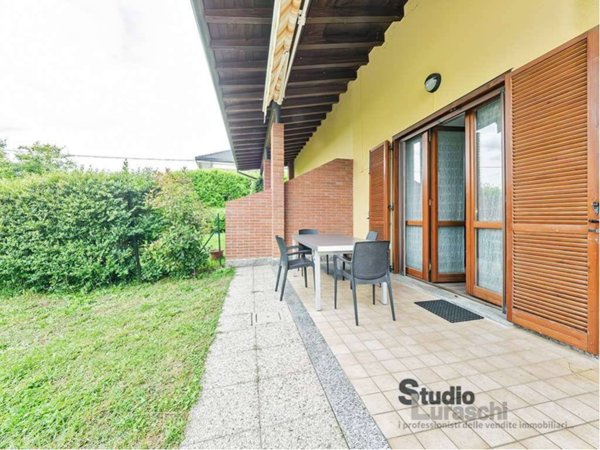 casa indipendente in vendita a Rogeno in zona Casletto