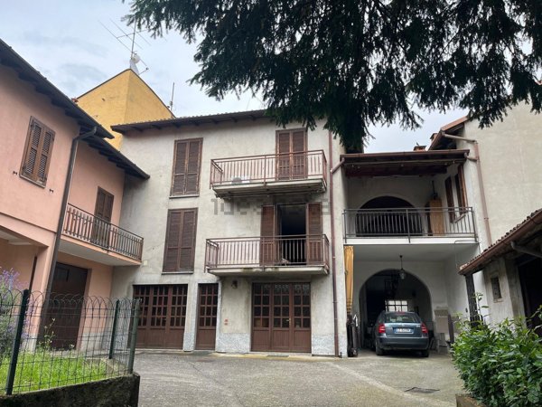 casa indipendente in vendita a Rogeno