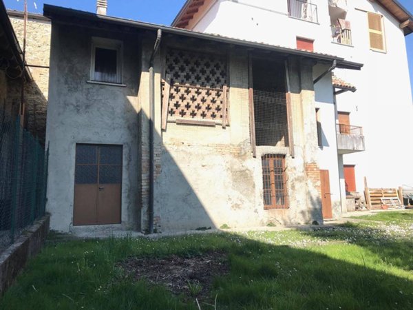casa indipendente in vendita a Rogeno