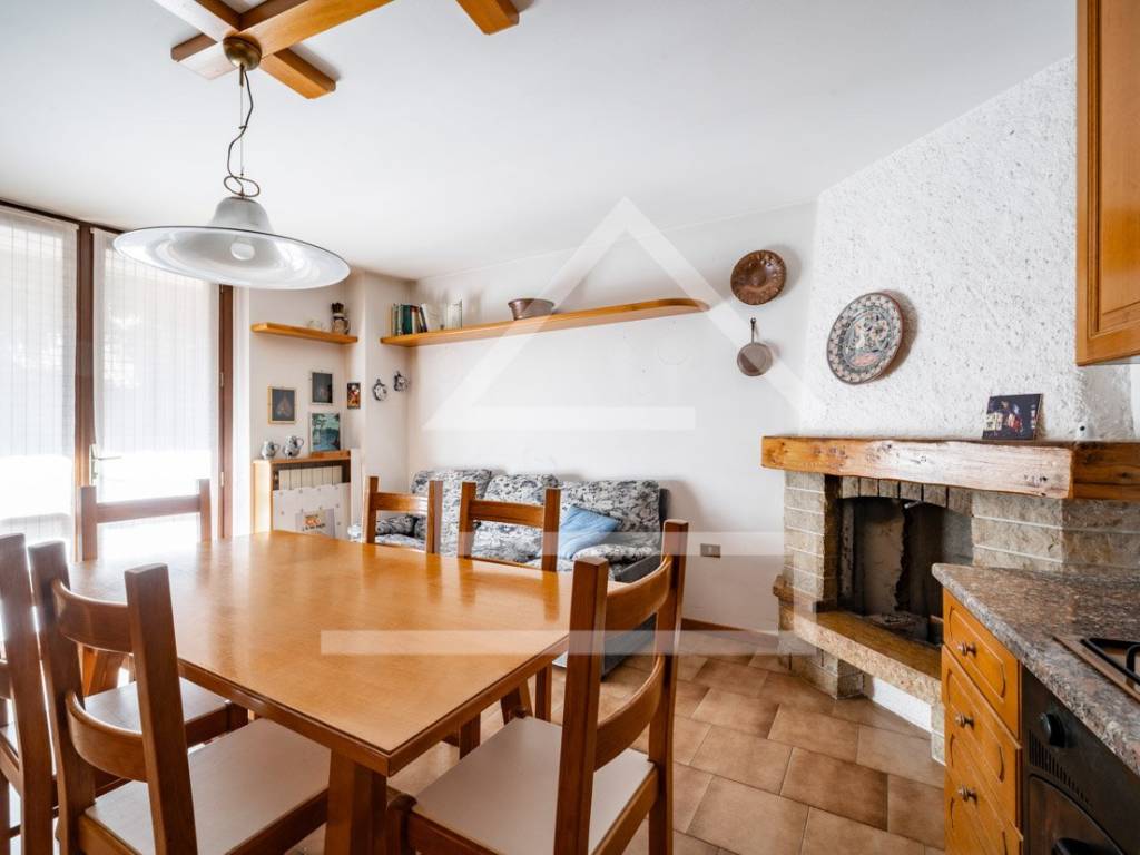 casa indipendente in vendita a Rogeno