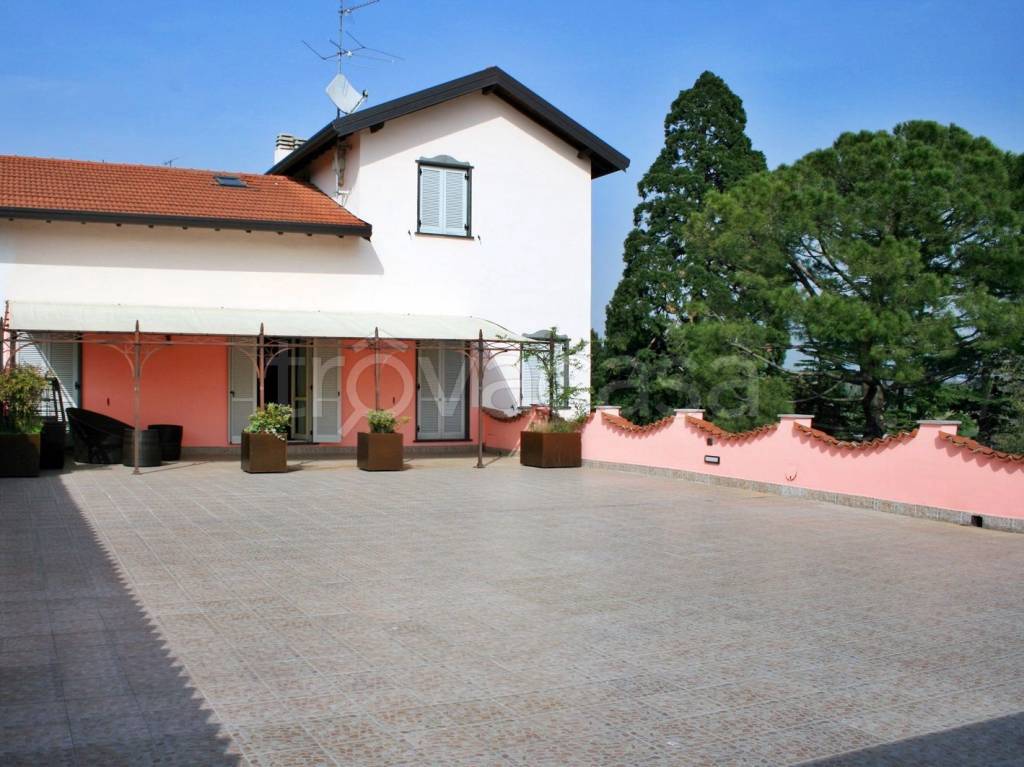 appartamento in vendita a Rogeno