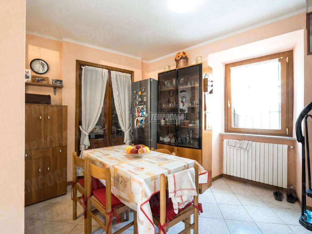 appartamento in vendita a Rogeno