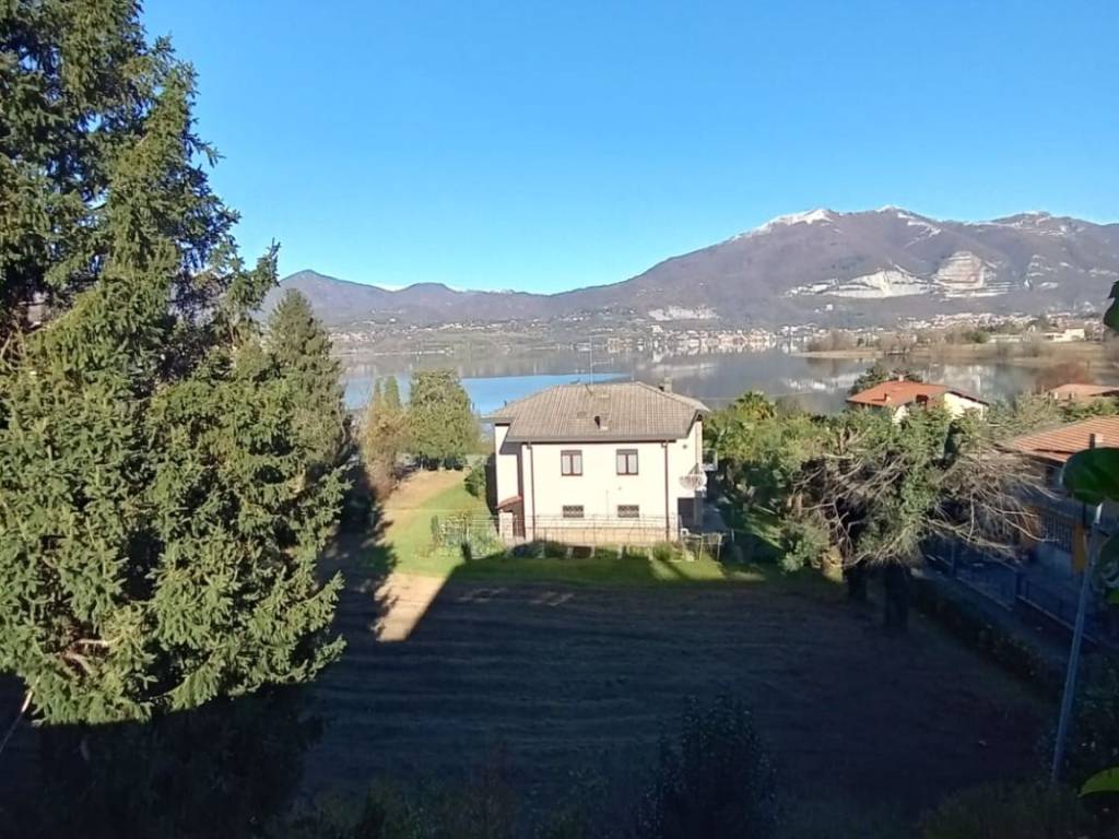 appartamento in vendita a Rogeno