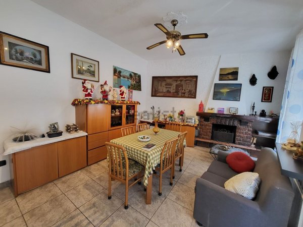 appartamento in vendita a Rogeno in zona Casletto