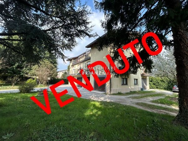appartamento in vendita a Rogeno in zona Casletto