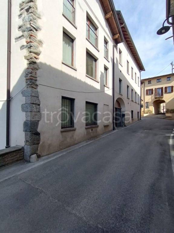 negozio in vendita a Rogeno