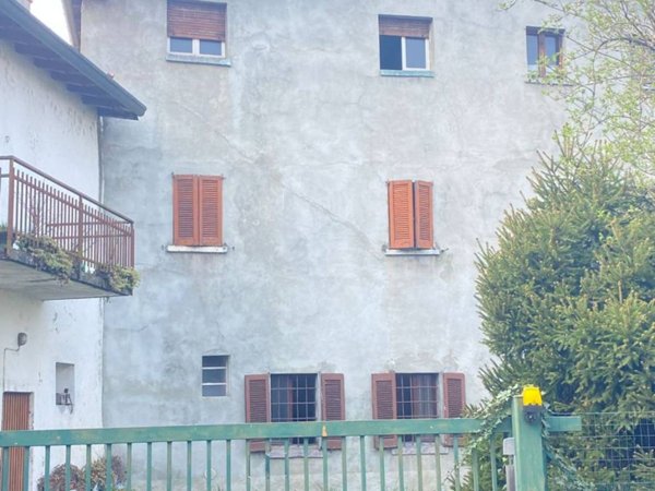 casa indipendente in vendita a Rogeno