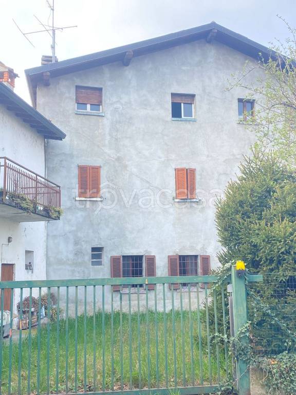 appartamento in vendita a Rogeno