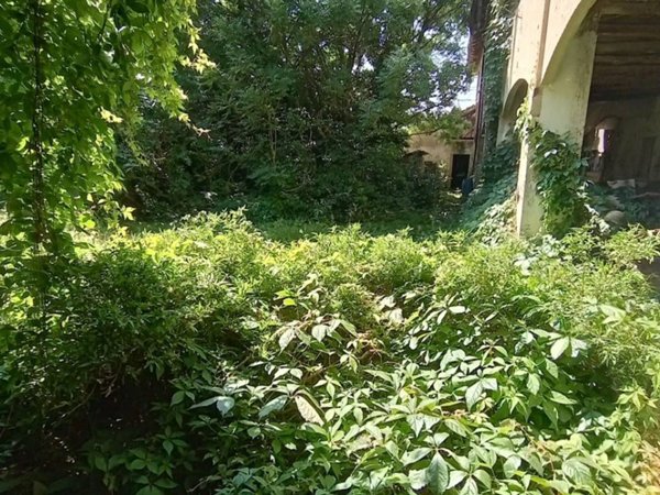 casa indipendente in vendita a Rogeno in zona Casletto