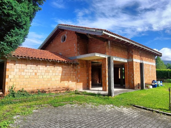 casa indipendente in vendita a Rogeno