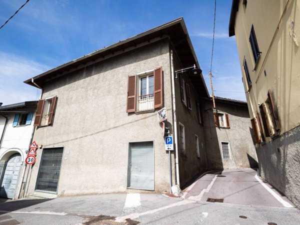 casa indipendente in vendita a Rogeno in zona Casletto
