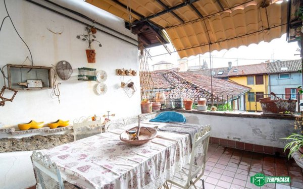 appartamento in vendita a Rogeno in zona Casletto