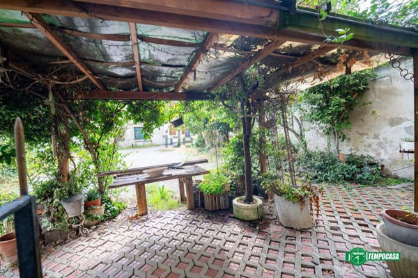 casa indipendente in vendita a Rogeno in zona Casletto
