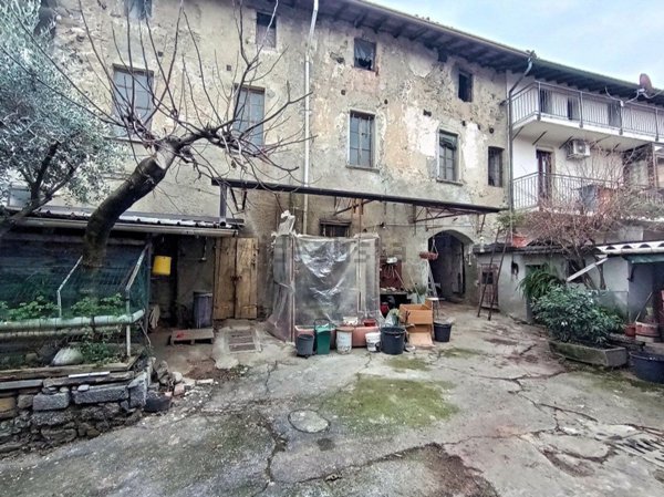 pentavano in vendita a Sirone