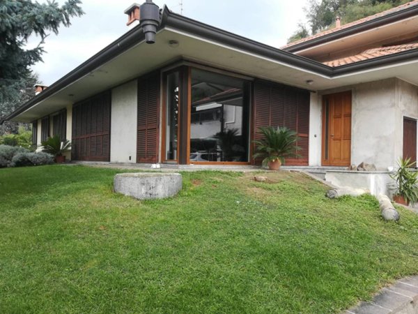 casa indipendente in vendita a Sirone
