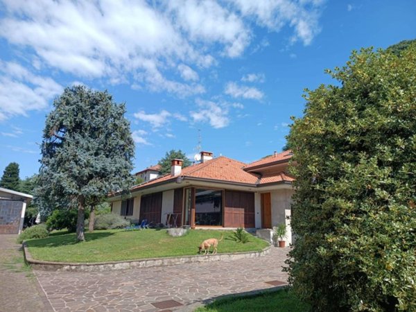 casa indipendente in vendita a Sirone in zona San Benedetto