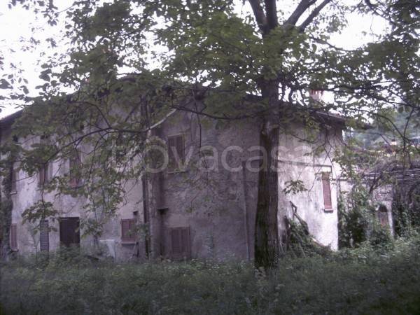 casa indipendente in vendita a Sirone