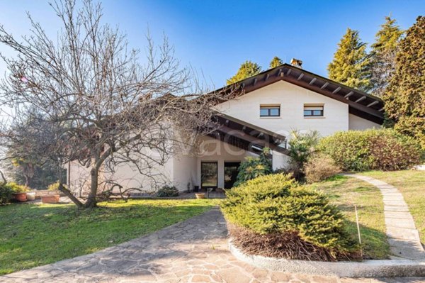 casa indipendente in vendita a Sirtori