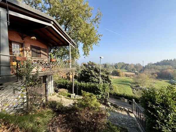 casa indipendente in vendita a Sirtori