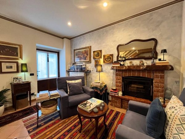 casa indipendente in vendita a Sirtori