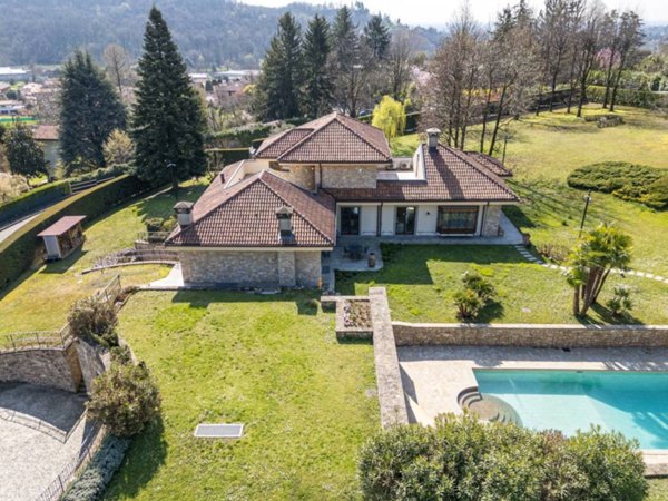 casa indipendente in vendita a Sirtori