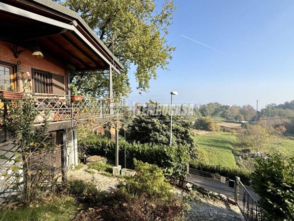 casa indipendente in vendita a Sirtori