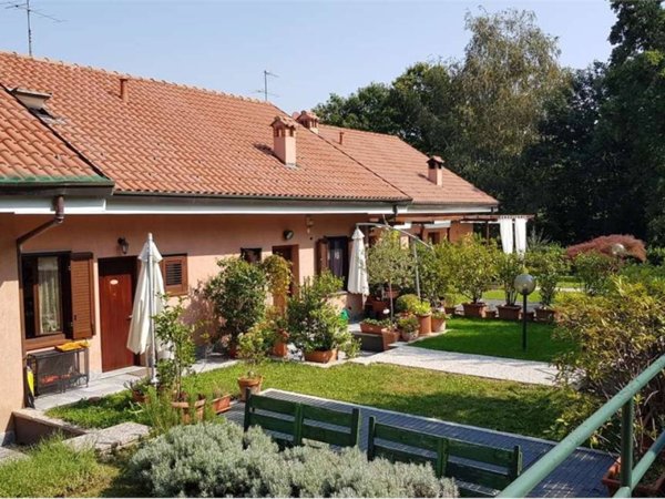 casa indipendente in vendita a Sirtori