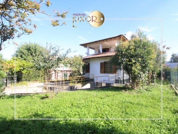 casa indipendente in vendita a Sirtori