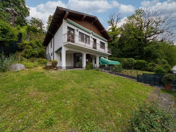 casa indipendente in vendita a Sirtori