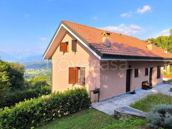 casa indipendente in vendita a Sirtori