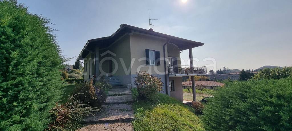 casa indipendente in vendita a Sirtori