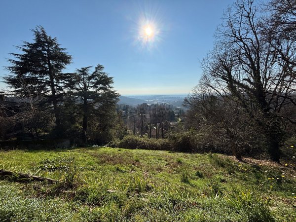 terreno edificabile in vendita a Sirtori