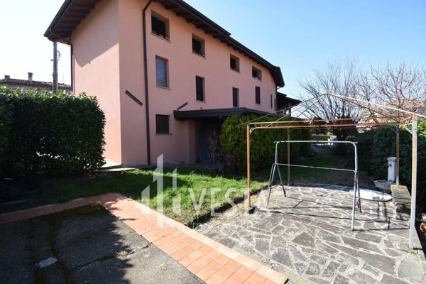 casa indipendente in vendita a Sirtori