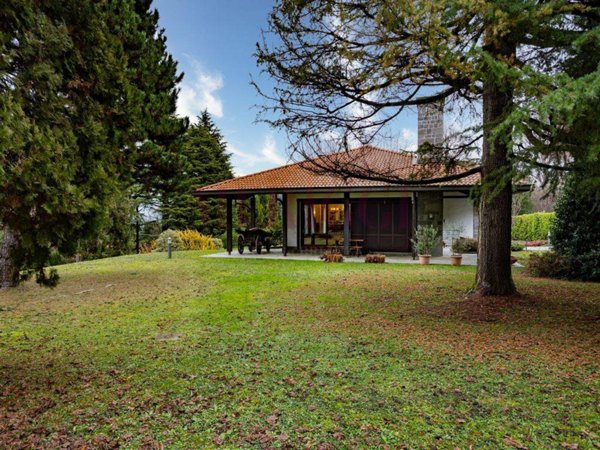 casa indipendente in vendita a Sirtori