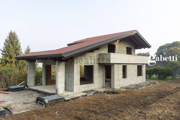 casa indipendente in vendita a Sirtori