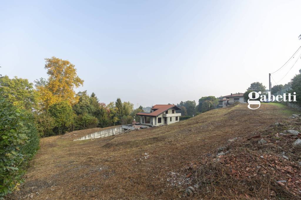 terreno edificabile in vendita a Sirtori