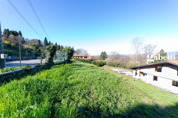 terreno edificabile in vendita a Sirtori