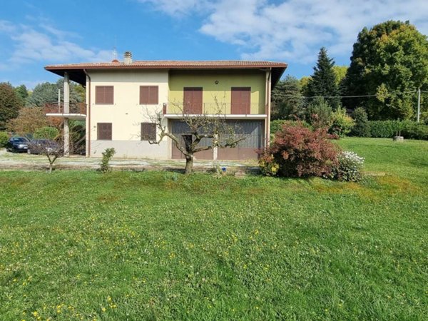 casa indipendente in vendita a Sirtori