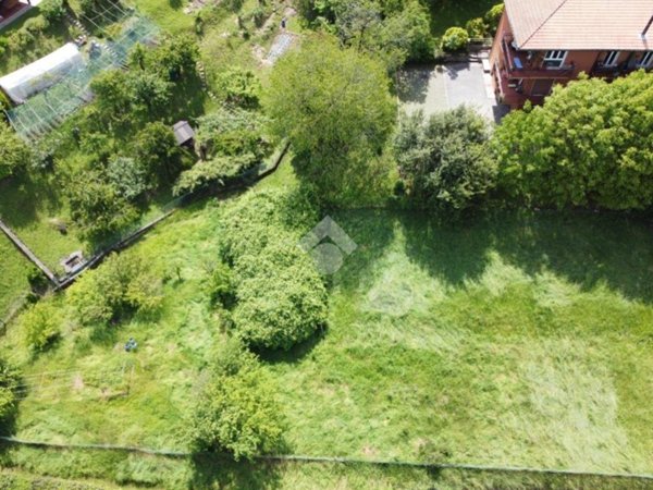 terreno edificabile in vendita a Sirtori