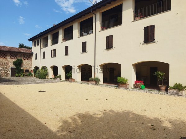 appartamento in vendita a Sirtori in zona Bevera di Sirtori