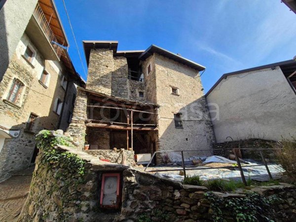 casa semindipendente in vendita a Sueglio